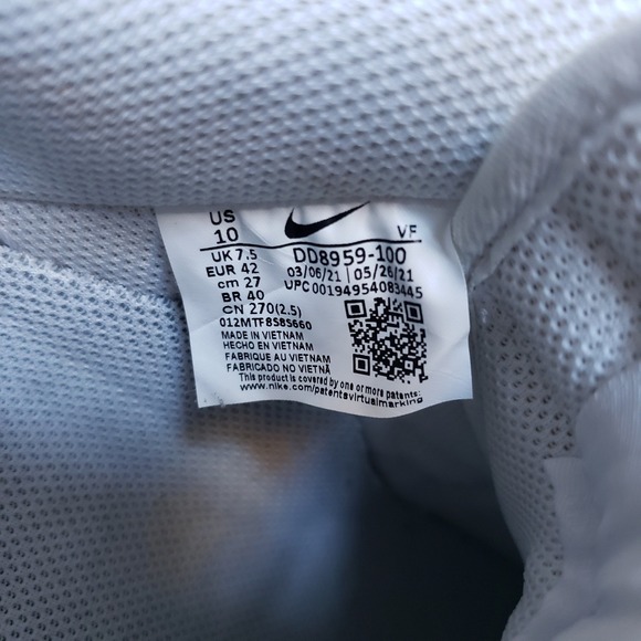 Nike Sneakers Womens 10 Triple White Leather Air Force 1 07 - Picture 3 of 9